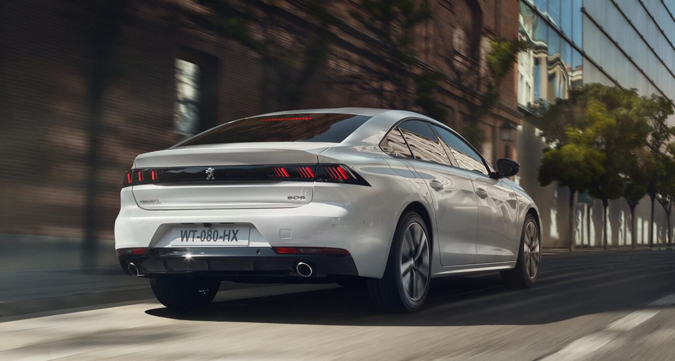 Alamy, zVg Peugeot, zVg cng, zVg BERNMOBIL, zVg DLM Winterthur, zVg Andreas Schwander Für grössere Autos, die oft in der Stadt unterwegs sind und zu Hause die Batterie laden können, ist das Konzept des Plug-in-Hybrids – wie beispielsweise beim Peugeot 508 – sehr gut geeignet.