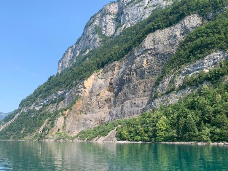 Hier im Steinbruch hätten Solarpanels aufgehängt werden sollen.